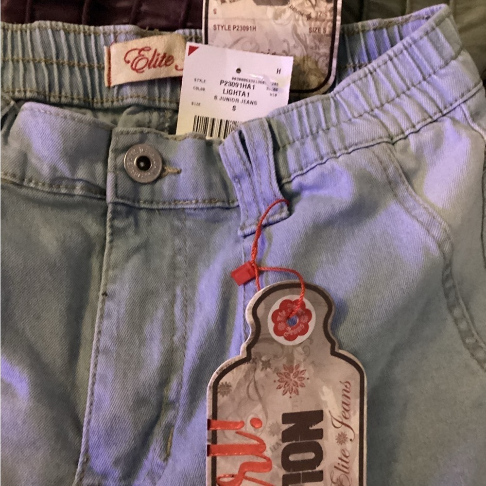 Women's Straight Leg Jeans - Light Blue - Picture 3 of 6